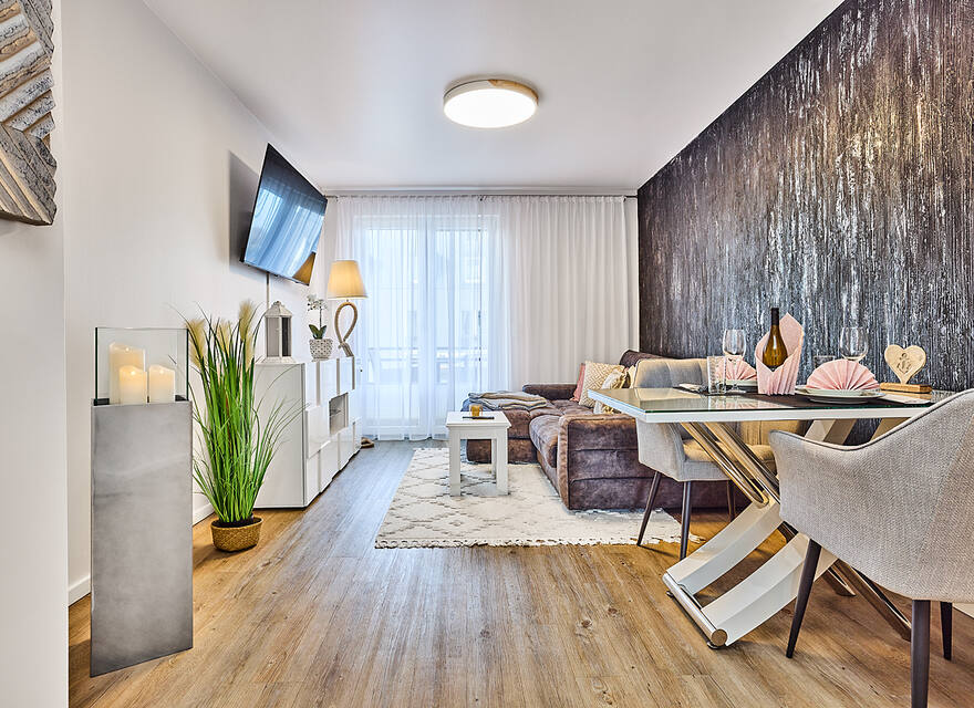 Schicke 2-Zi-FeWo "Glam-Suite" mit Balkon