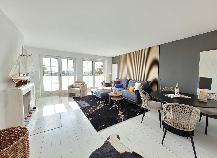 Wohn-/Esszimmer mit Terrasse